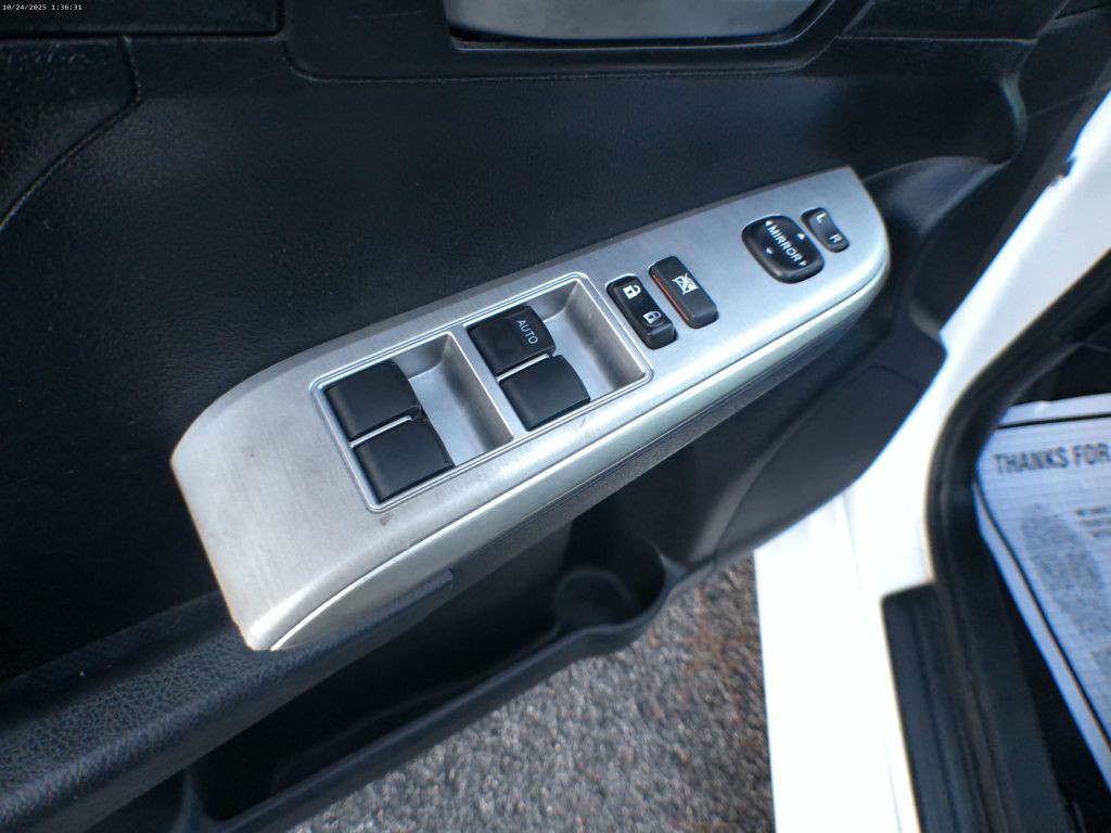 2012 Toyota Camry Image 11