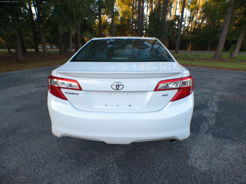 2012 Toyota Camry Image 19