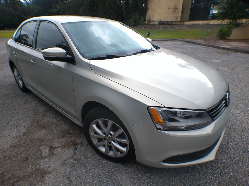 2011 Volkswagen Jetta Image 2