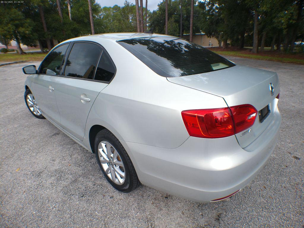2011 Volkswagen Jetta Image 4