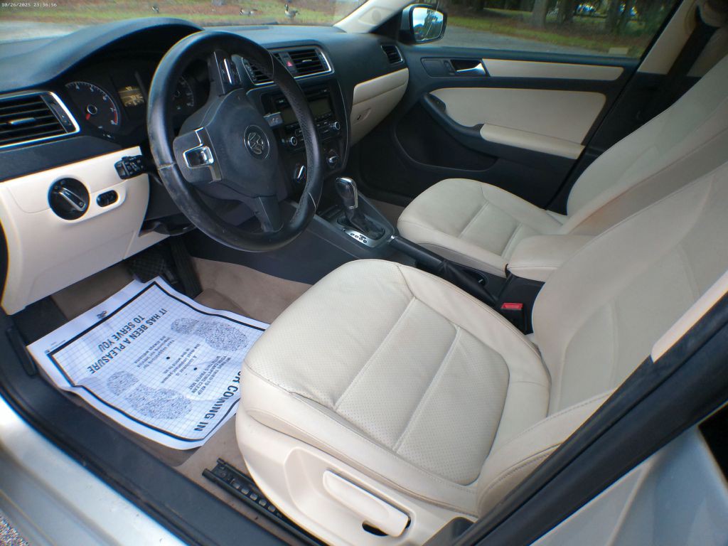2011 Volkswagen Jetta Image 5
