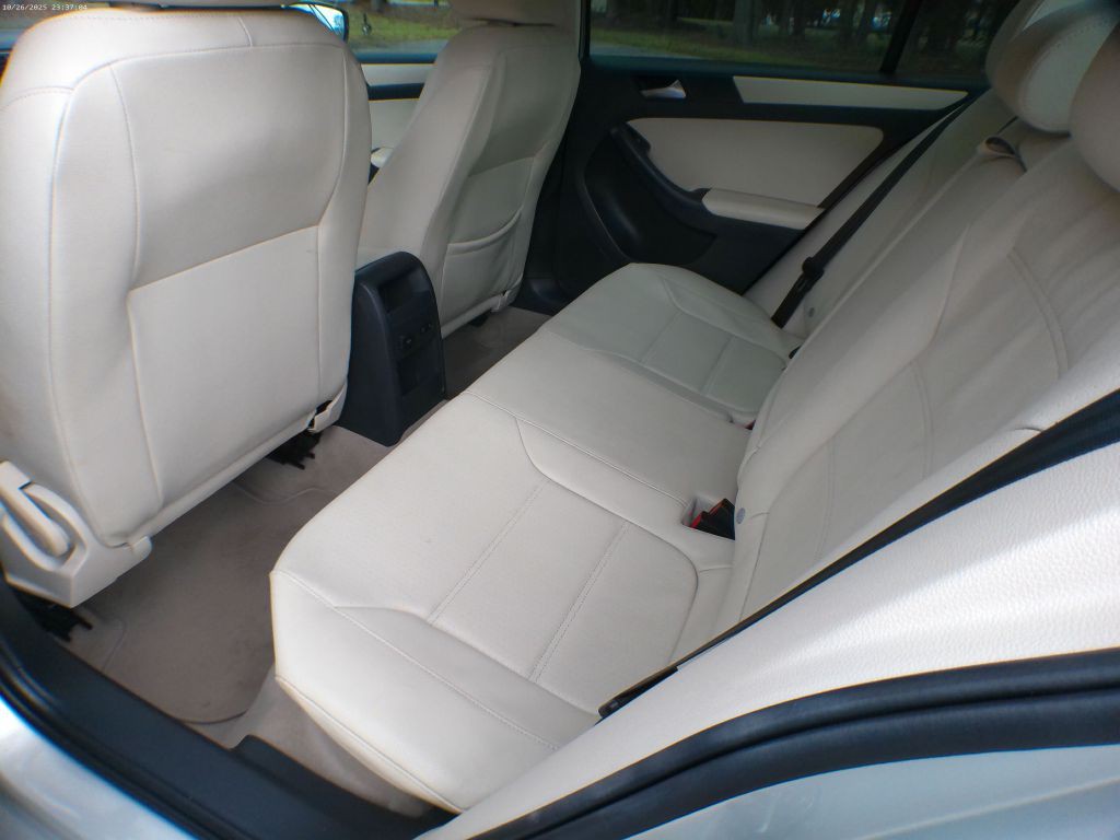 2011 Volkswagen Jetta Image 6