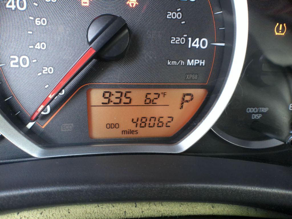 2012 Toyota Yaris Image 11