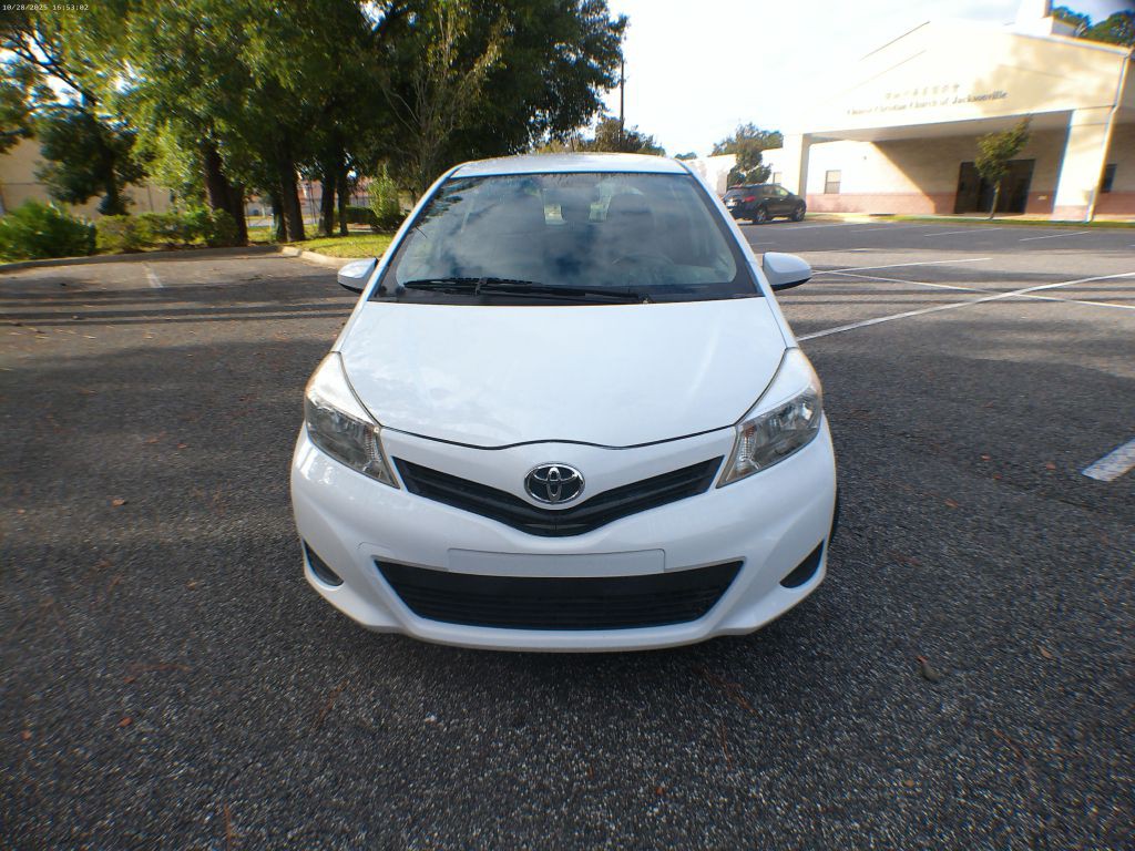 2012 Toyota Yaris Image 12