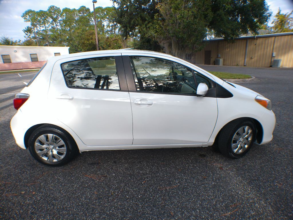 2012 Toyota Yaris Image 13