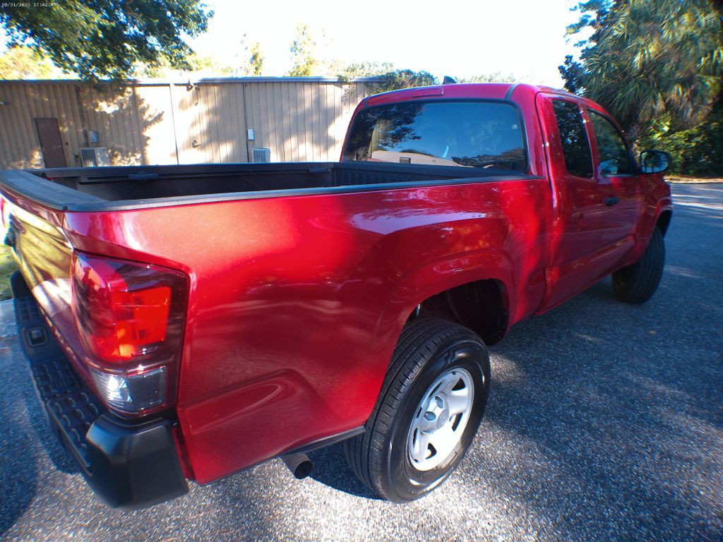 2019 Toyota Tacoma Image 3