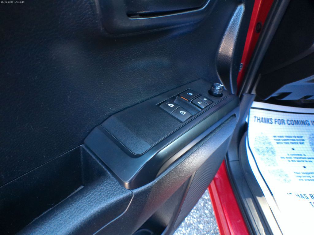 2019 Toyota Tacoma Image 9