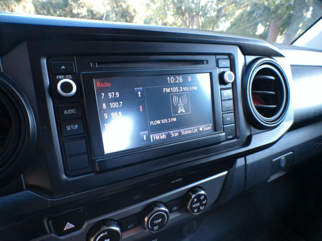 2019 Toyota Tacoma Image 10