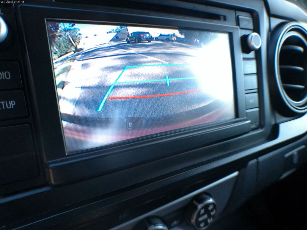 2019 Toyota Tacoma Image 11