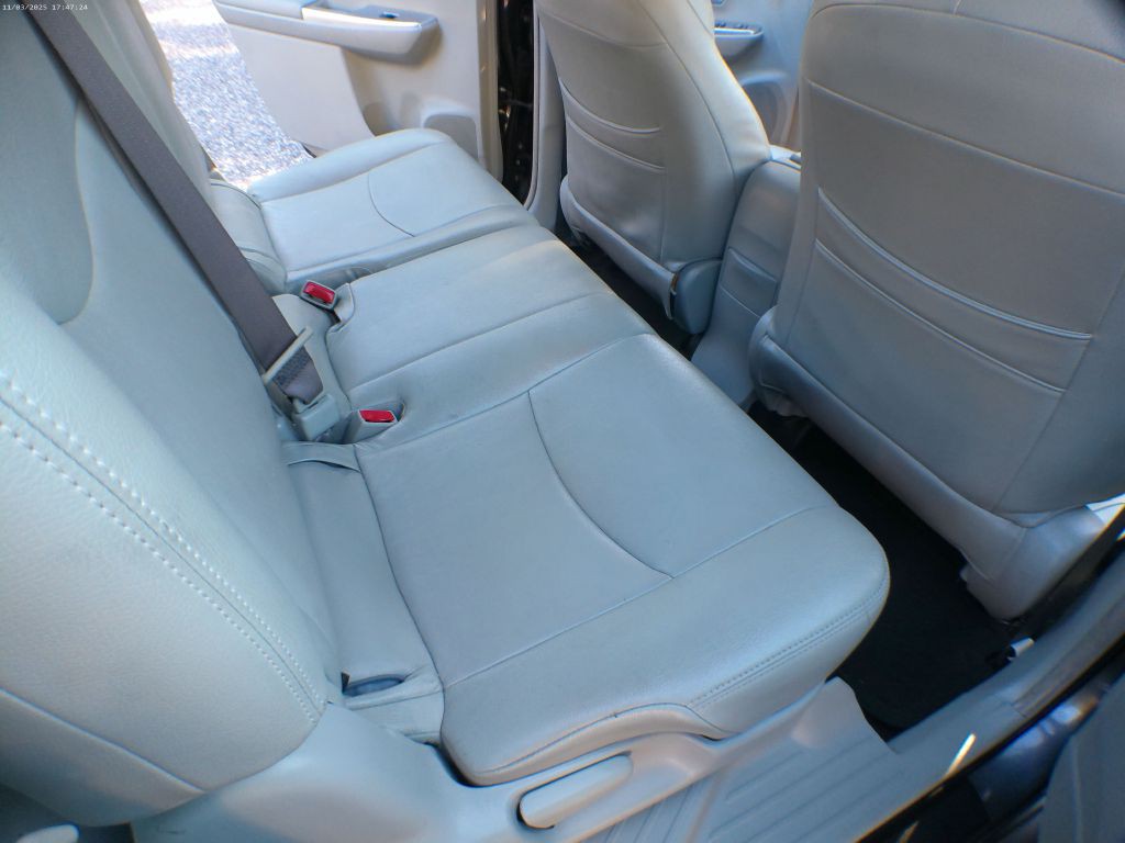 2014 Toyota Prius Image 8