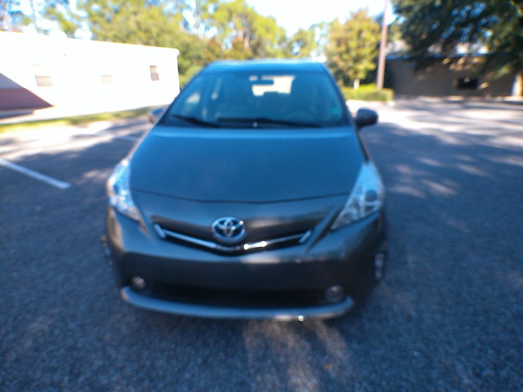 2014 Toyota Prius Image 14