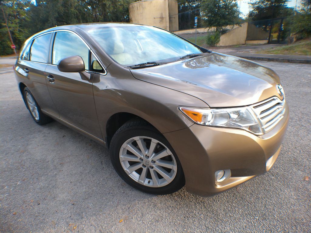 2010 Toyota Venza Image 2