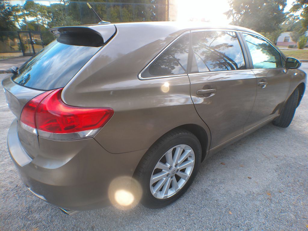 2010 Toyota Venza Image 3