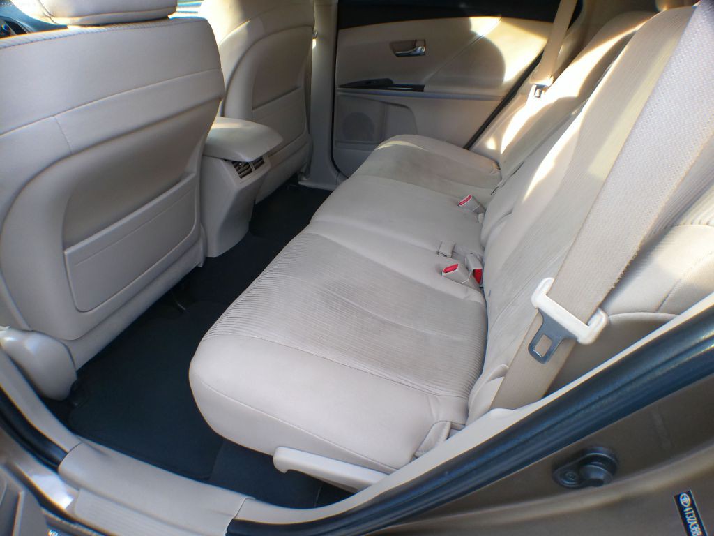 2010 Toyota Venza Image 6