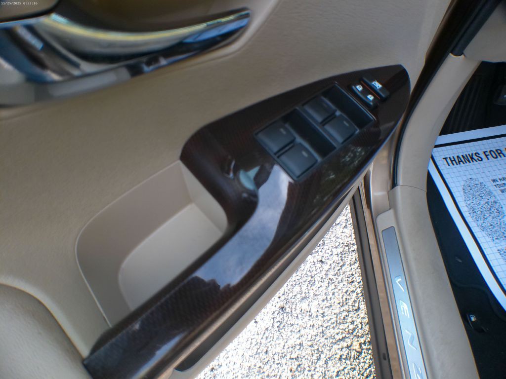 2010 Toyota Venza Image 10