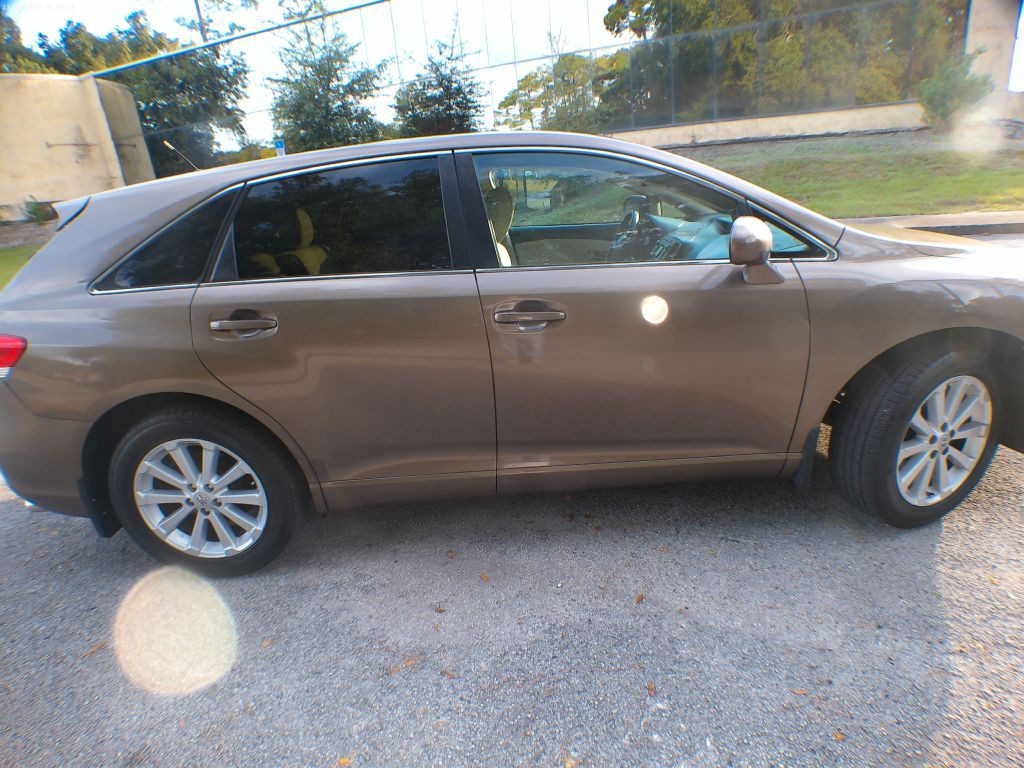 2010 Toyota Venza Image 16