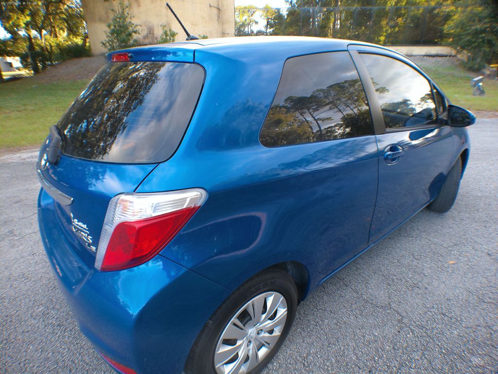 2013 Toyota Yaris Image 3
