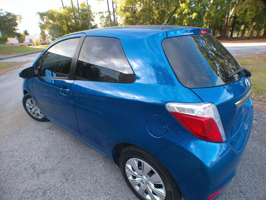 2013 Toyota Yaris Image 4