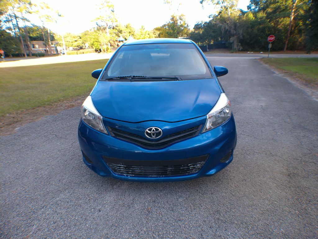 2013 Toyota Yaris Image 11