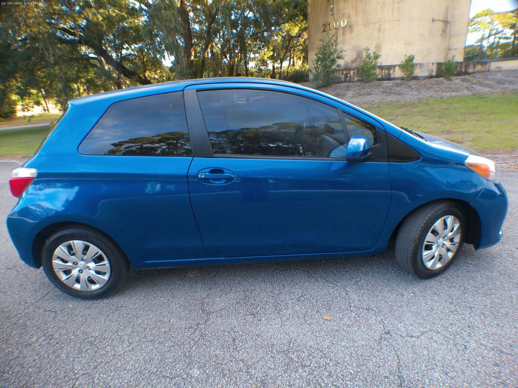 2013 Toyota Yaris Image 13