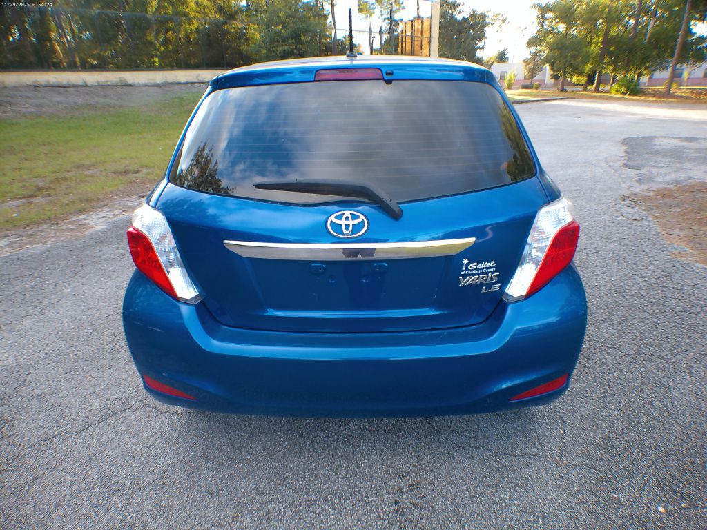 2013 Toyota Yaris Image 14