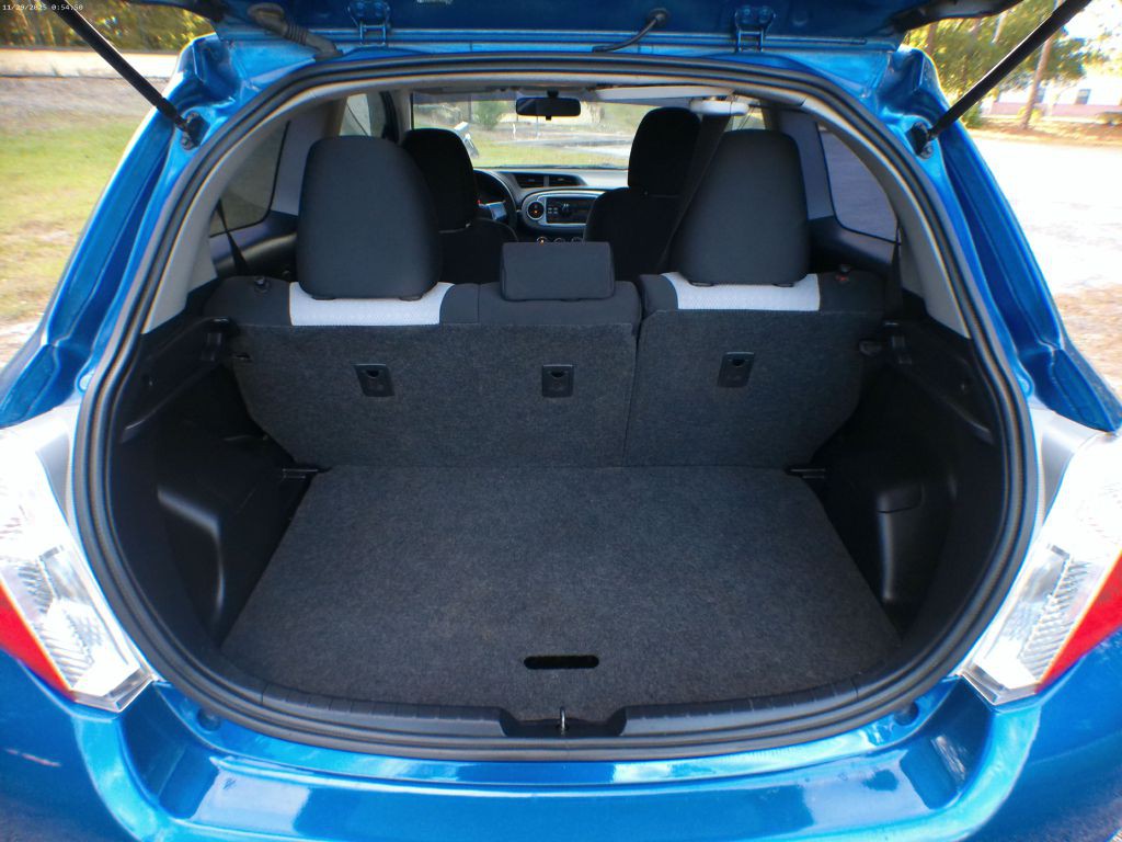 2013 Toyota Yaris Image 15