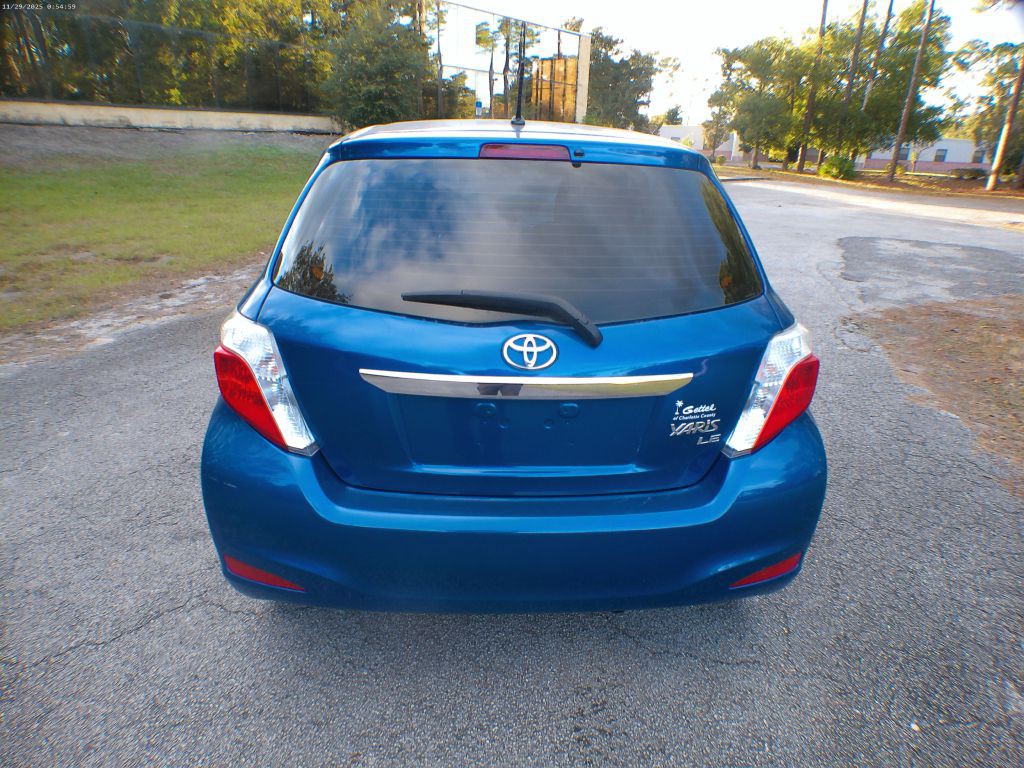2013 Toyota Yaris Image 16