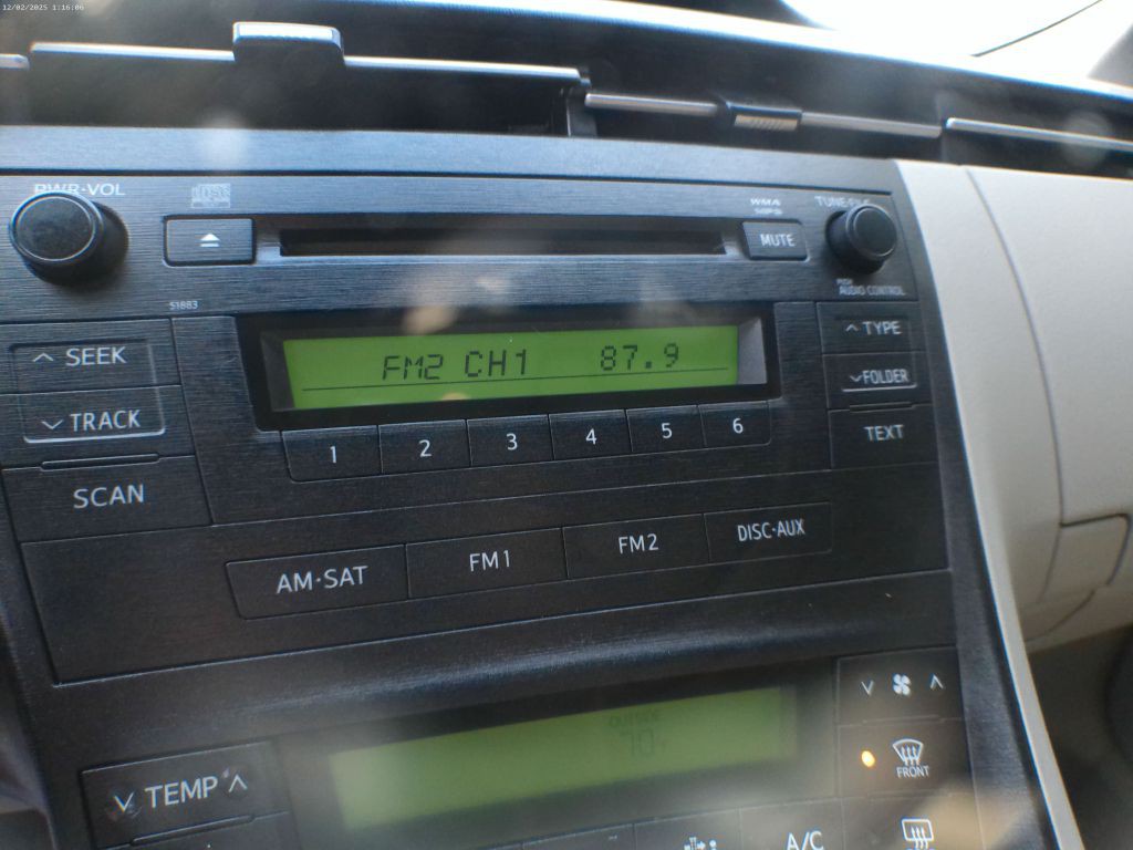 2011 Toyota Prius Image 10