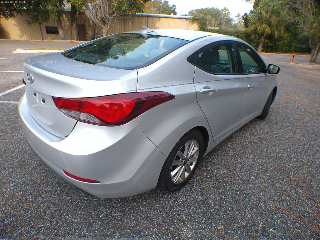 2015 Hyundai Elantra Image 3
