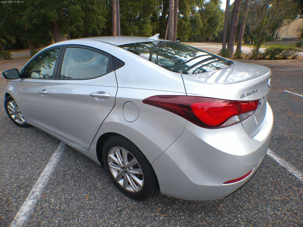 2015 Hyundai Elantra Image 4