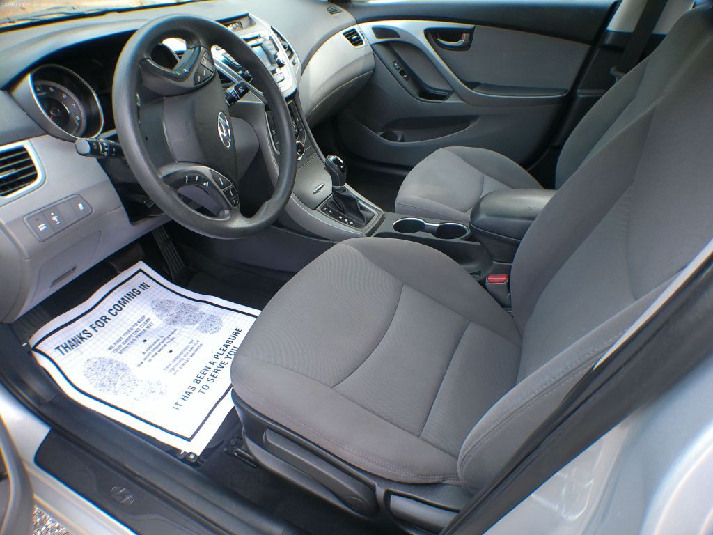 2015 Hyundai Elantra Image 5