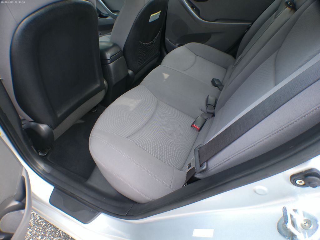 2015 Hyundai Elantra Image 6