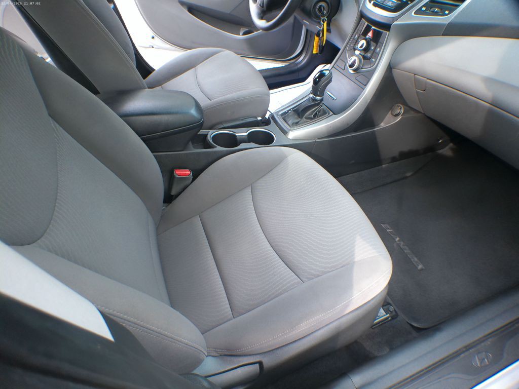 2015 Hyundai Elantra Image 7