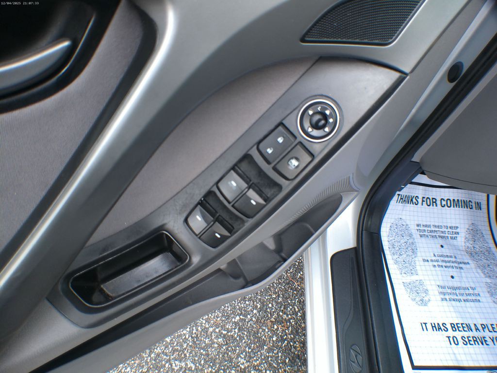 2015 Hyundai Elantra Image 9