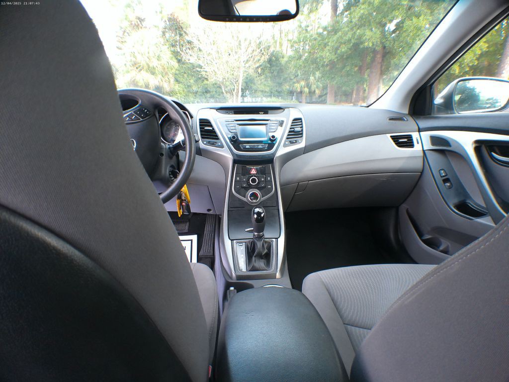 2015 Hyundai Elantra Image 10