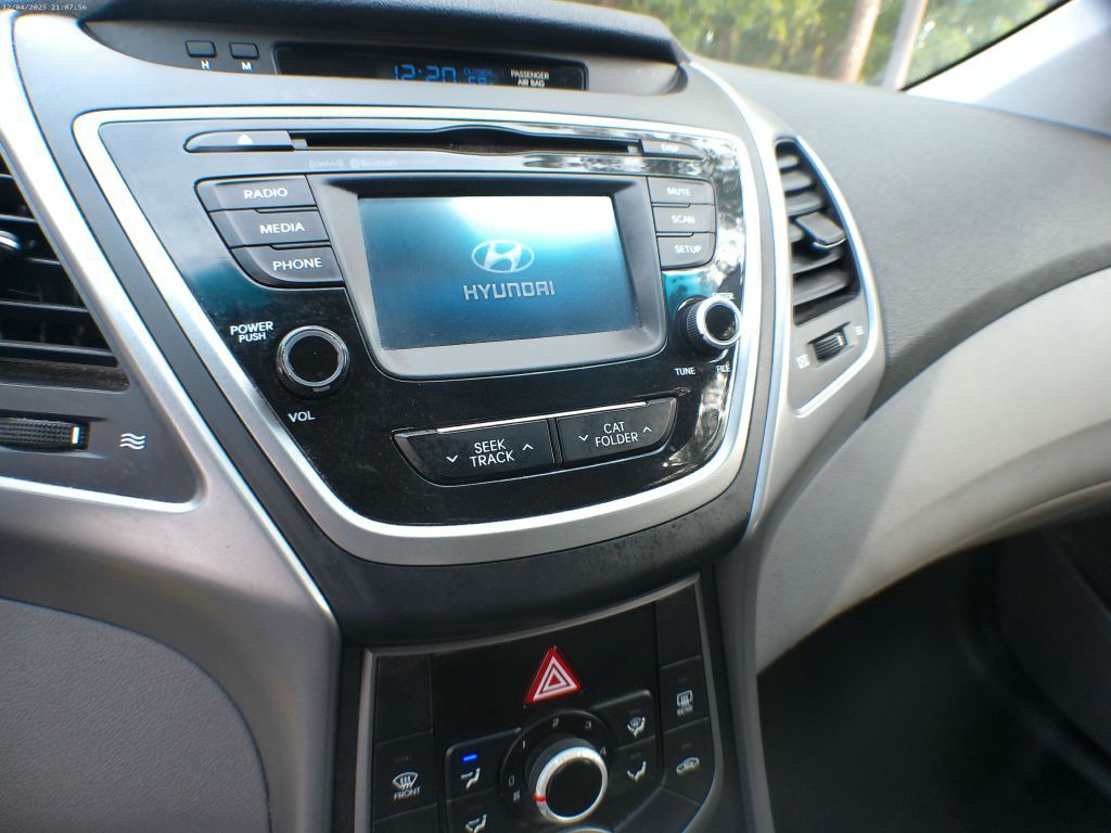 2015 Hyundai Elantra Image 11