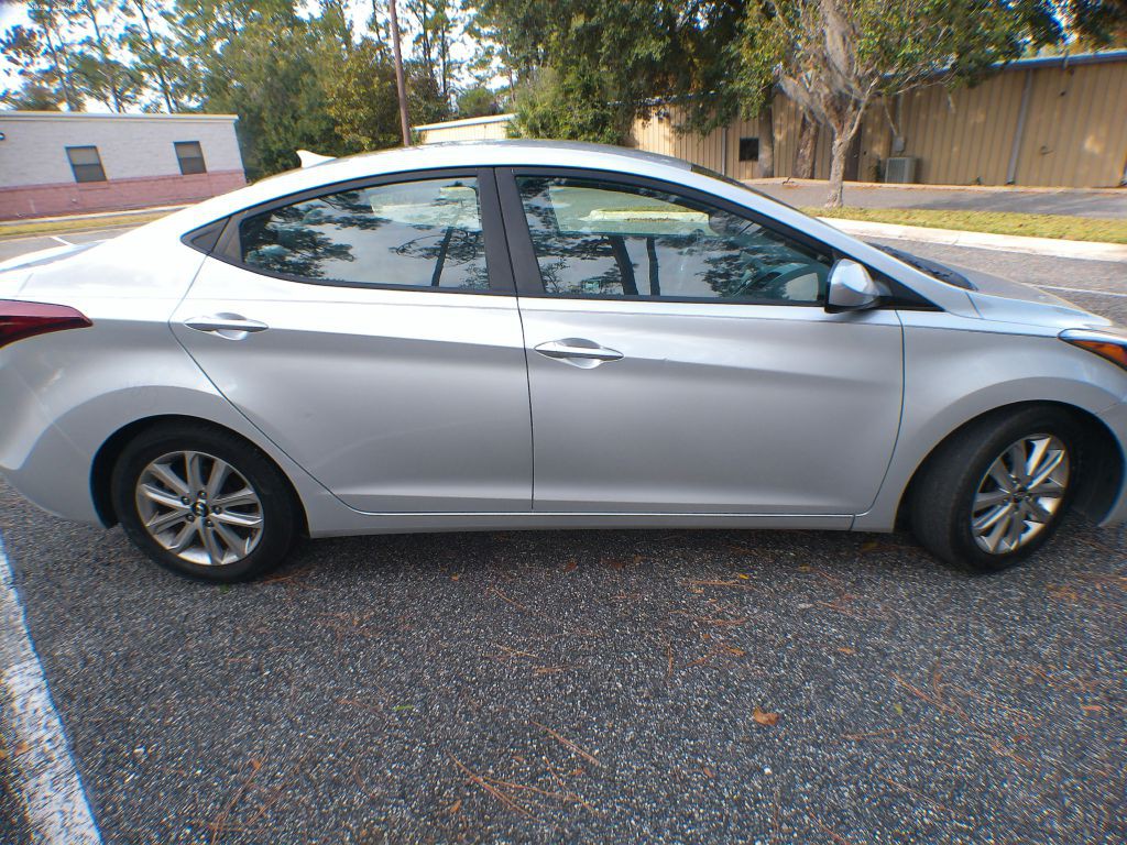 2015 Hyundai Elantra Image 16