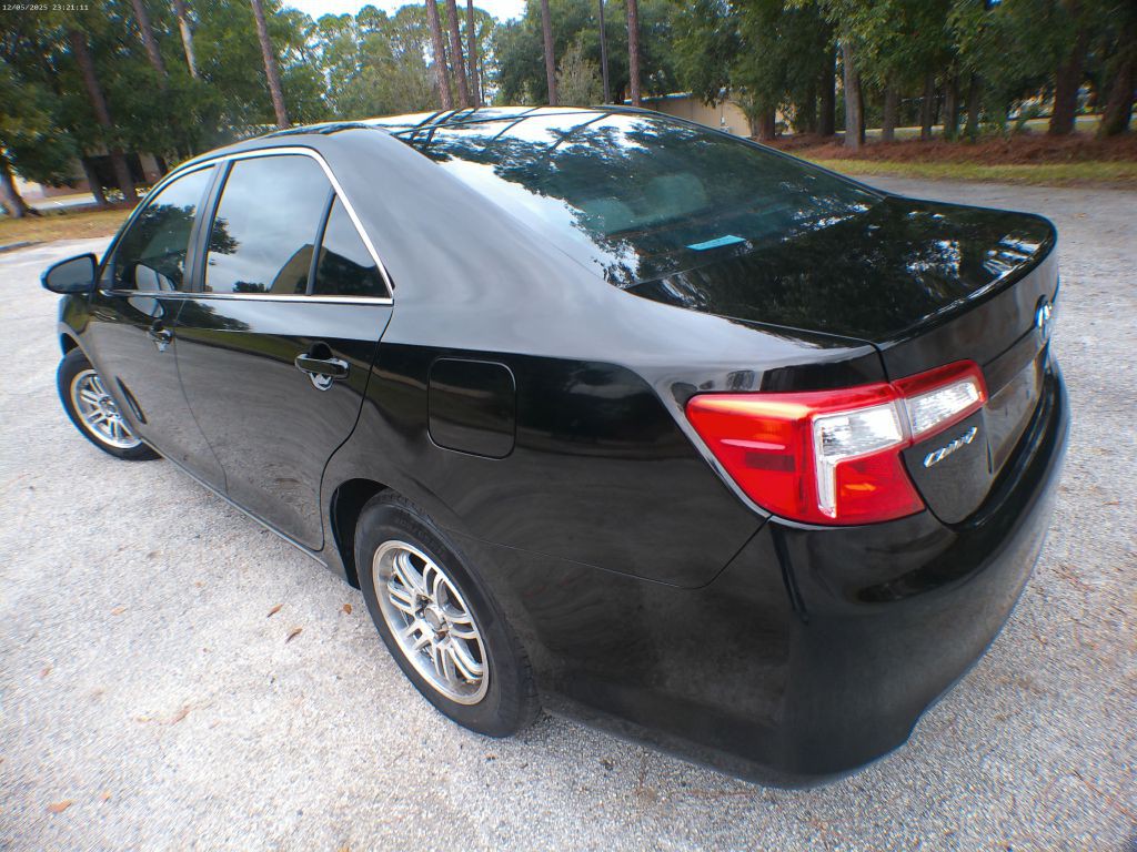 2012 Toyota Camry Image 4