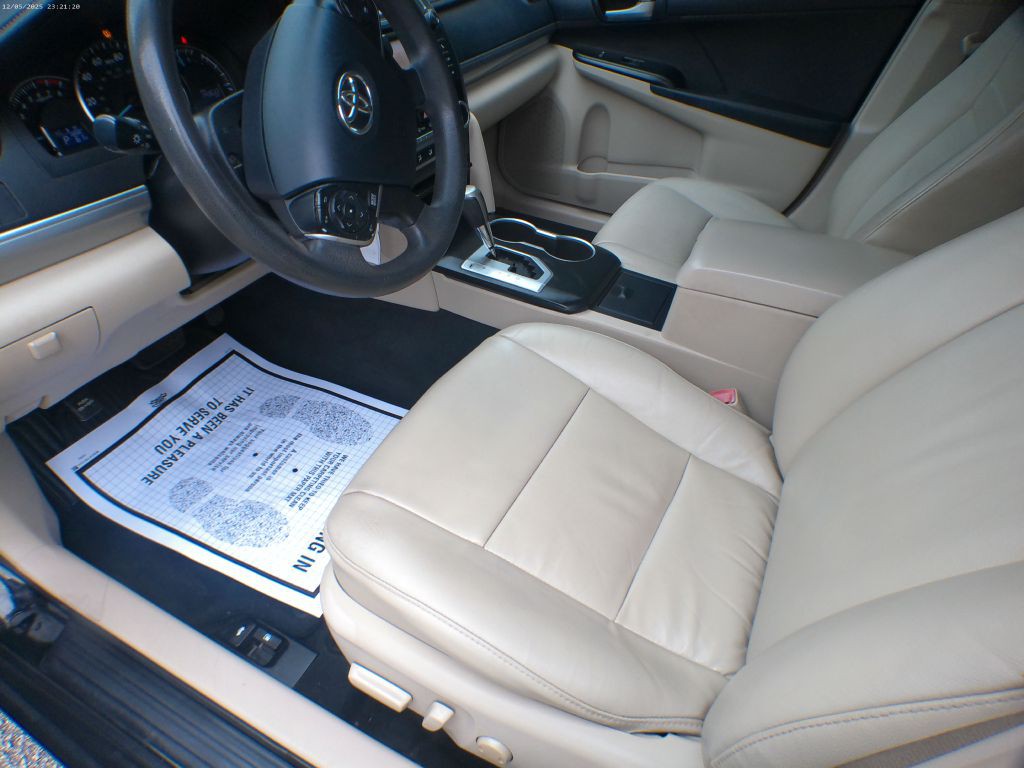 2012 Toyota Camry Image 5