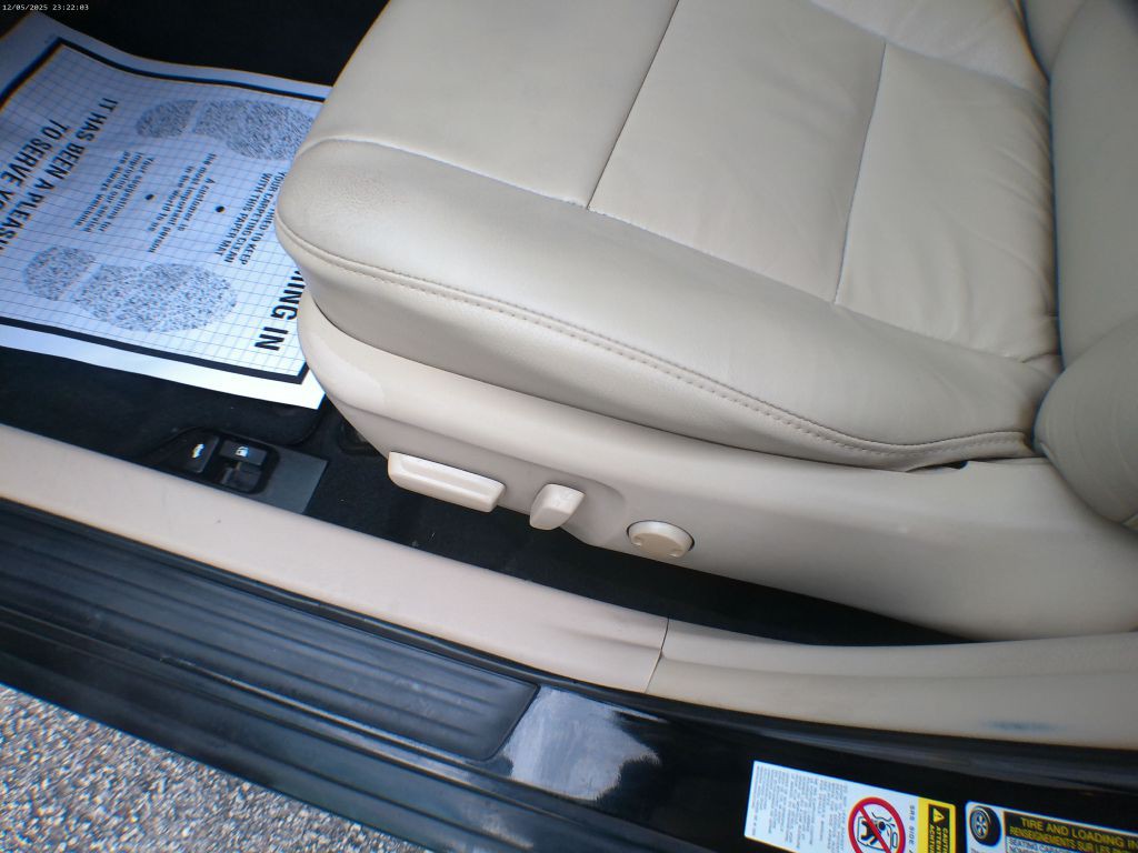 2012 Toyota Camry Image 9