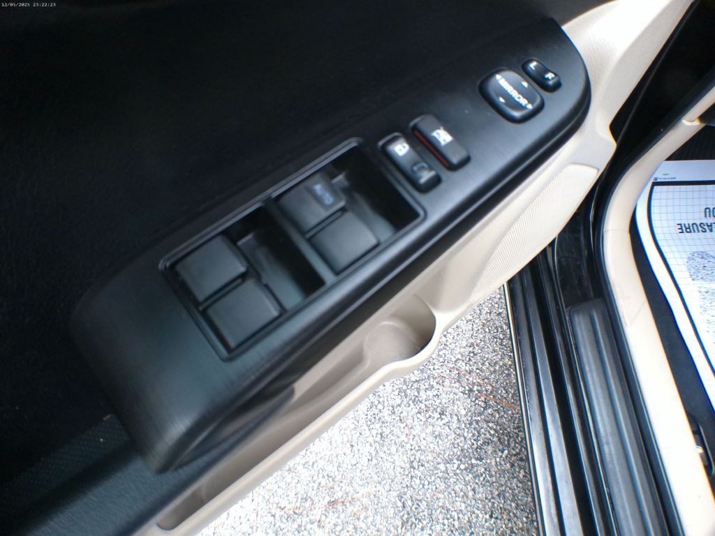 2012 Toyota Camry Image 11