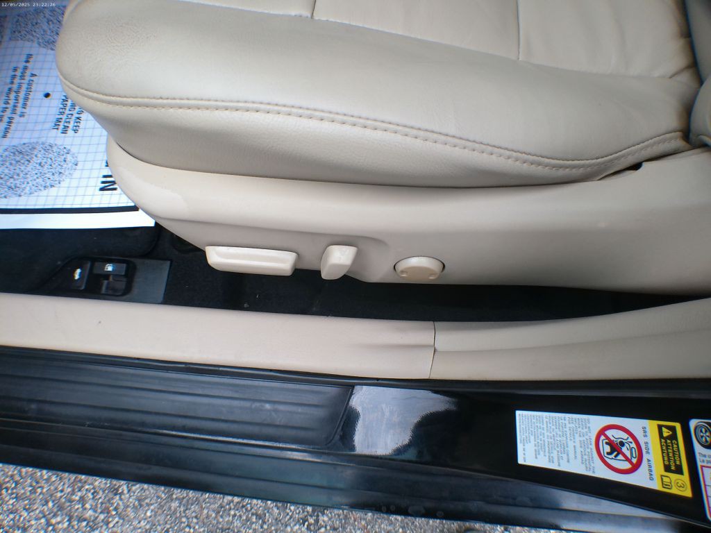 2012 Toyota Camry Image 12