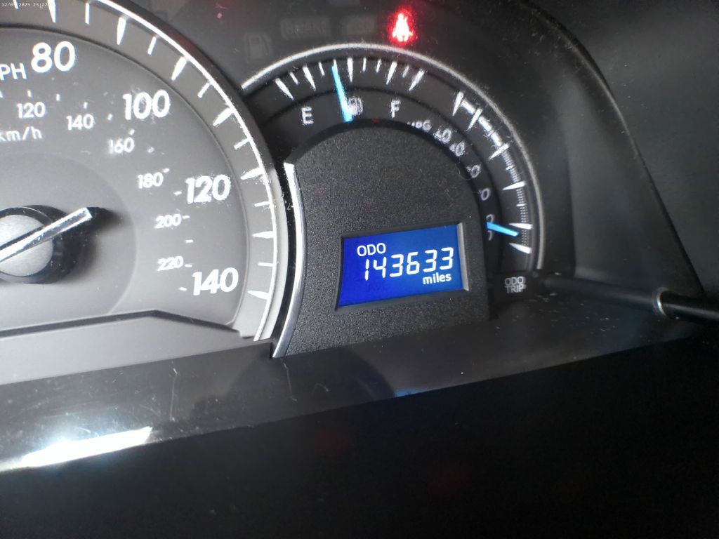 2012 Toyota Camry Image 13