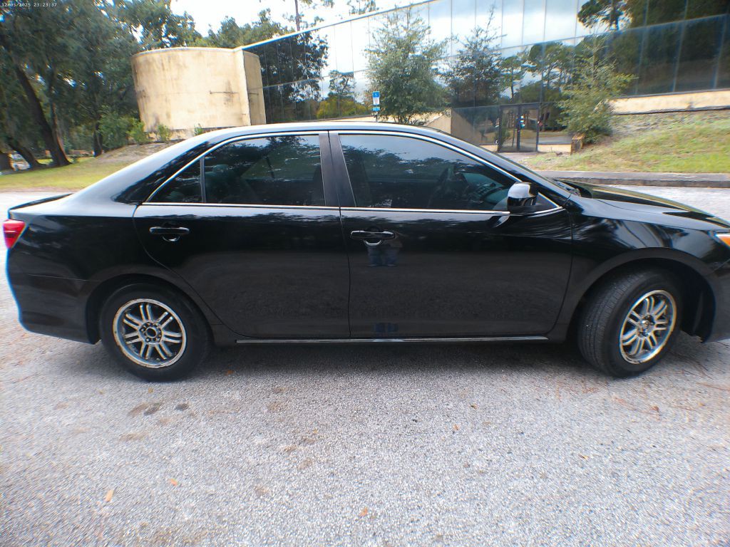 2012 Toyota Camry Image 16