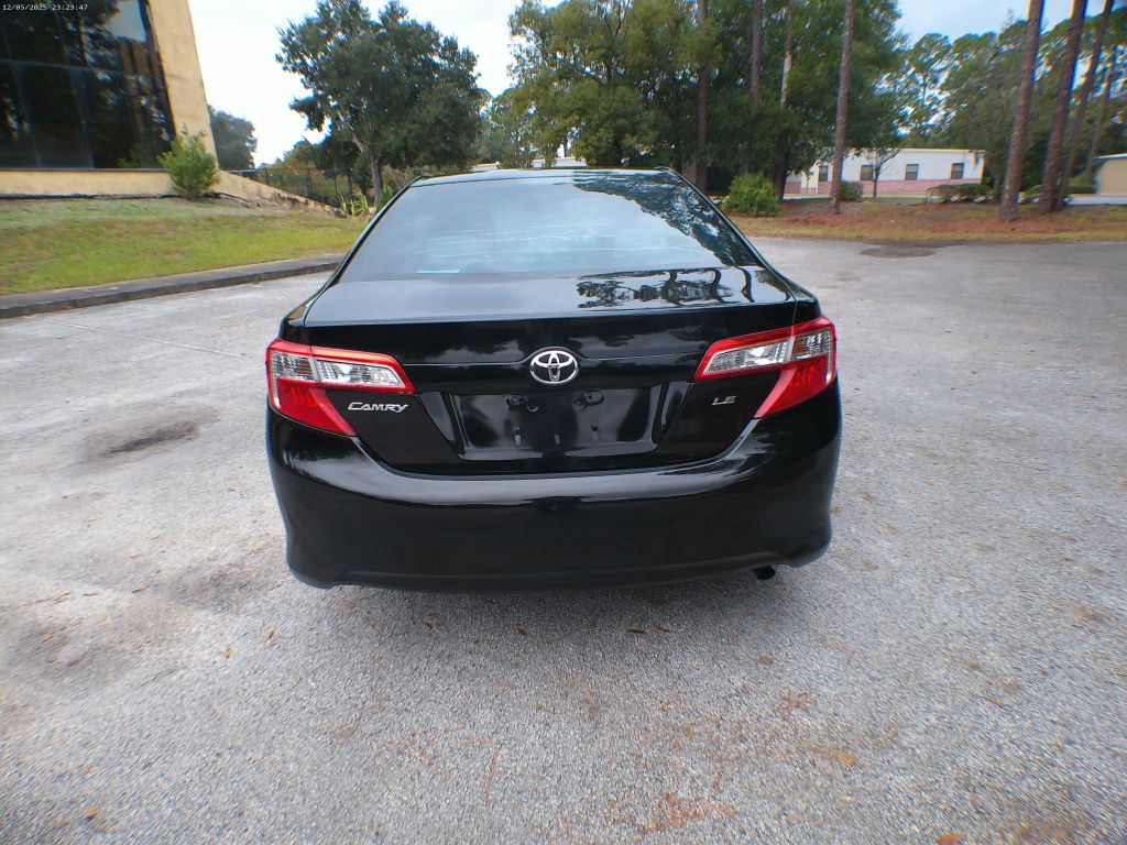 2012 Toyota Camry Image 17