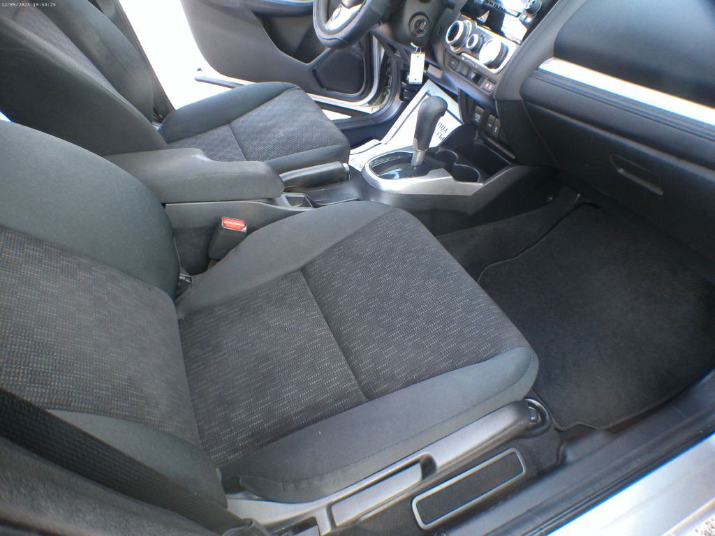 2015 Honda Fit Image 6