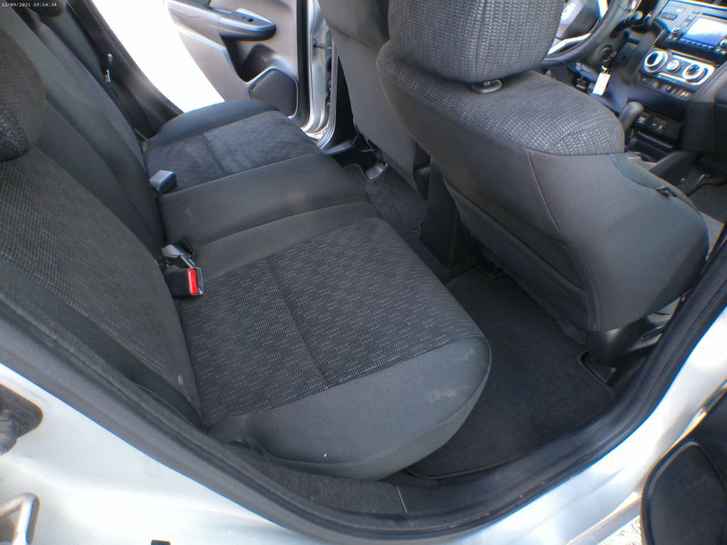 2015 Honda Fit Image 7