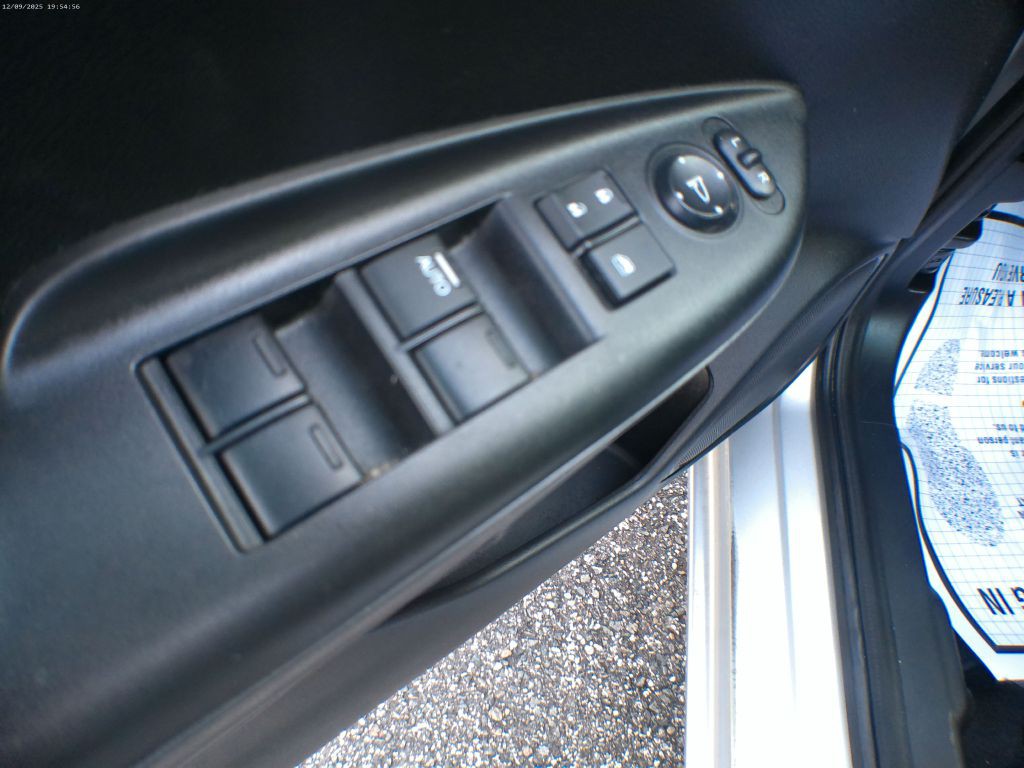 2015 Honda Fit Image 9