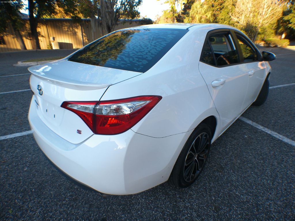2015 Toyota Corolla Image 3