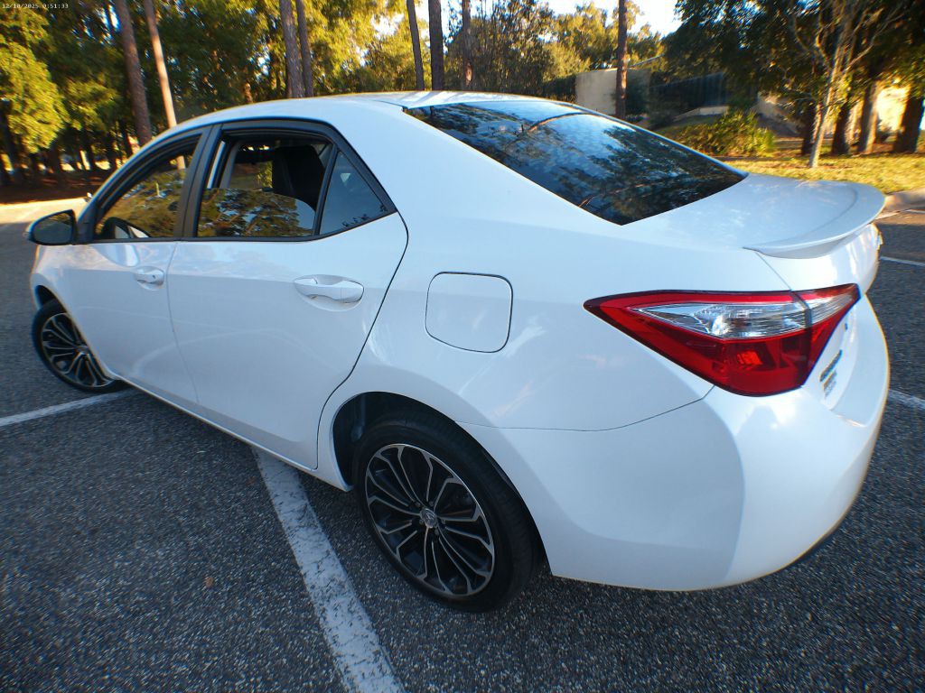 2015 Toyota Corolla Image 4